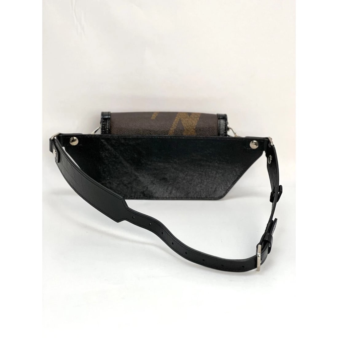 LOUIS VUITTON Reverse Giant Monogram Dauphine Bumbag Clutch - 15