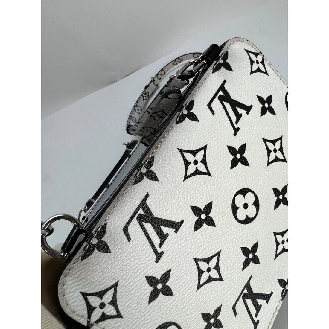 LOUIS VUITTON Hot Springs Backpack White Monogram and Patent Leather - 7