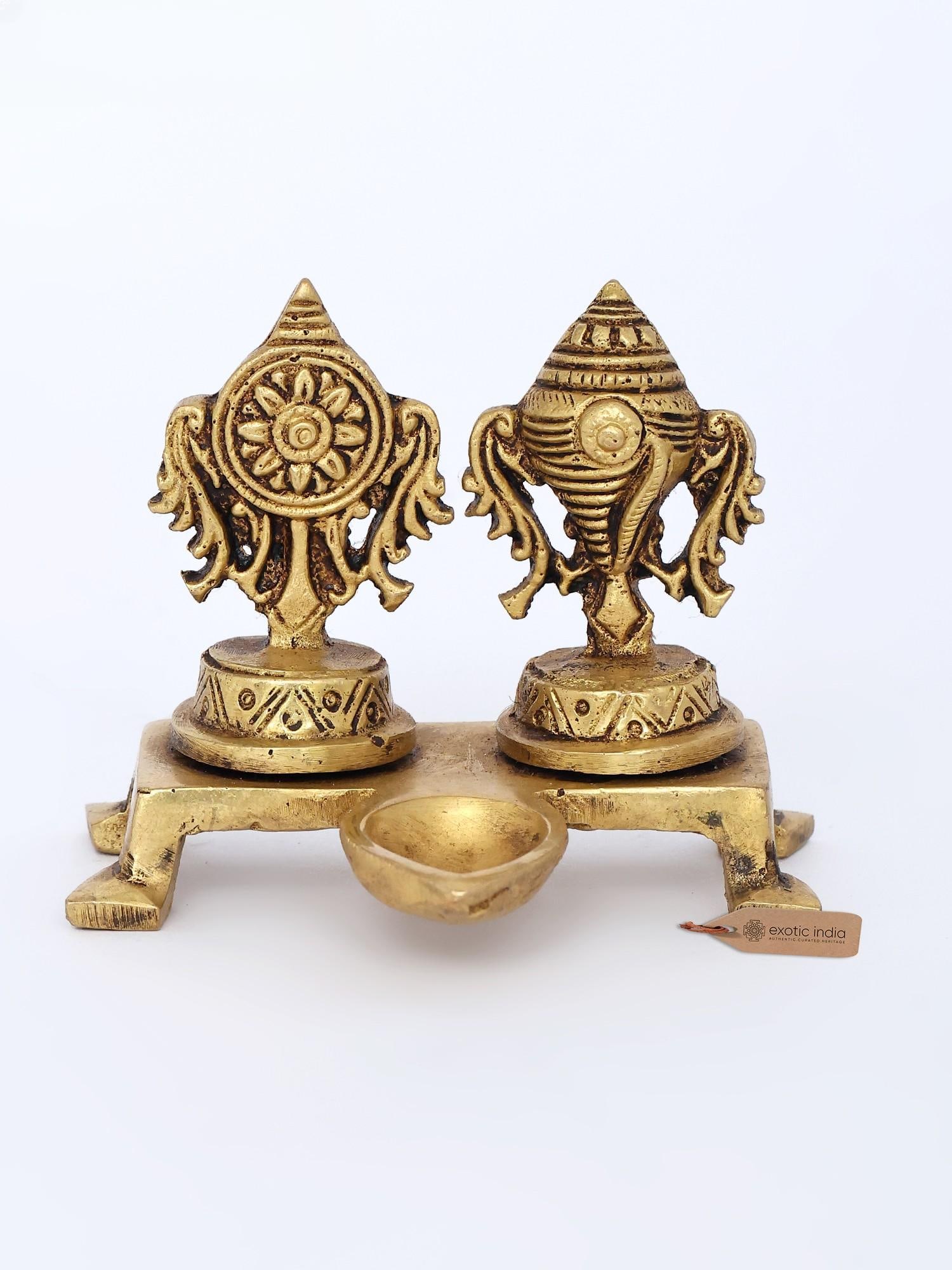 3" Small Brass shankh Chakra Lamp (Diya): Description: 3" Small Brass shankh Chakra Lamp (Diya)