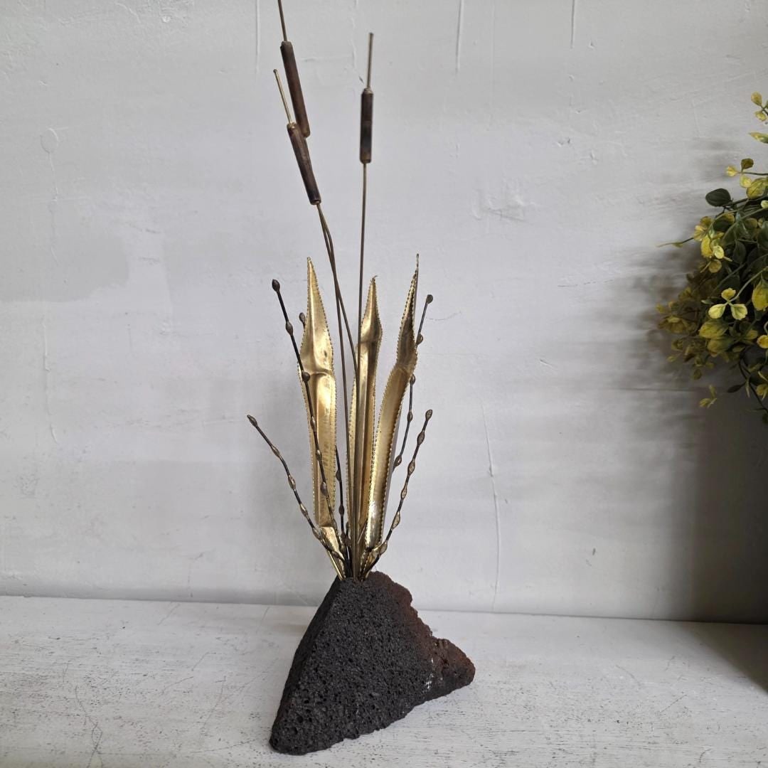 Vintage Brutalist Cattail Sculpture Lava Rock MCM Brass Metal Botanical Organic Shelf Decor - 7