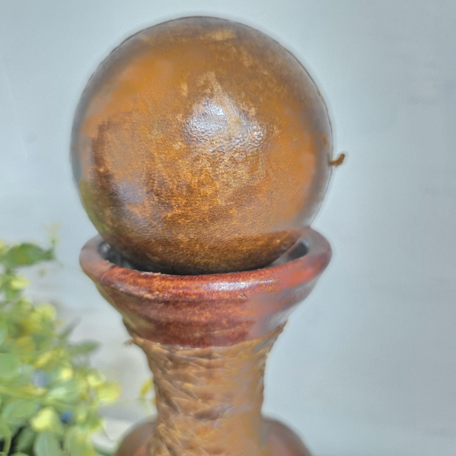 1970s Italian Leather Wrapped Decanter Brass Knight Crest, Bar Cart Dark Academic - 9