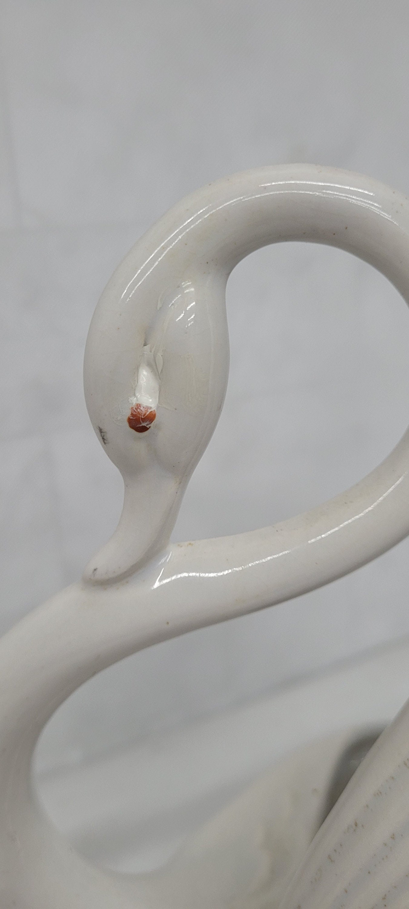 Vintage TV Lamp Swan White Sculptural Table Top Statue Retro Lighting Maddux of California - 3