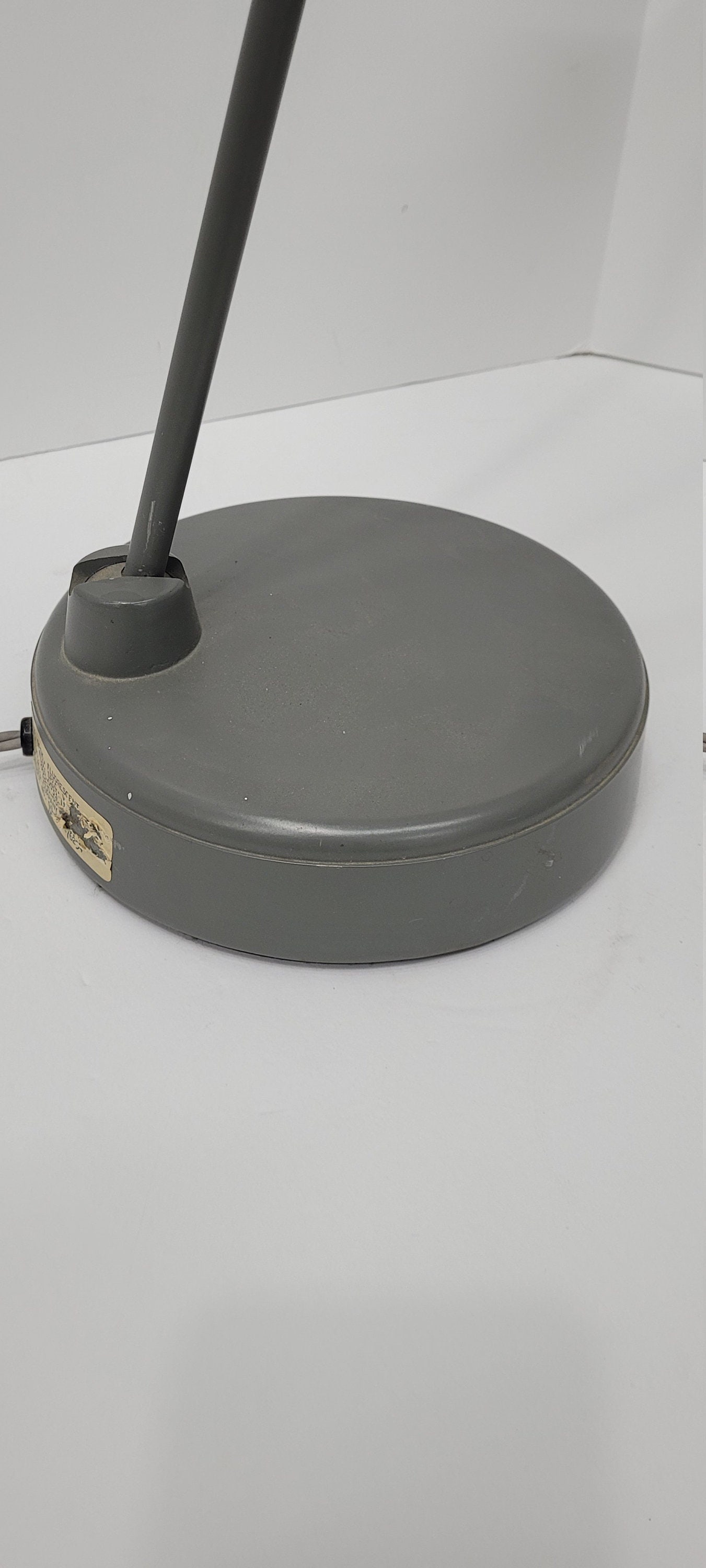Vintage Swivel Floating Arm Lamp Task or Shop Industrial Gray Fluorescent Swivelier Lighting - 4