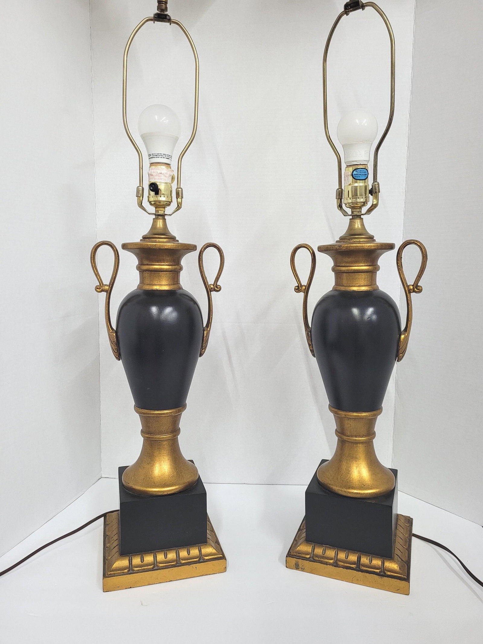 Neoclassical Black Gold Gilt Table Lamps Pair Hollywood Regency Urn Trophy Style - 3
