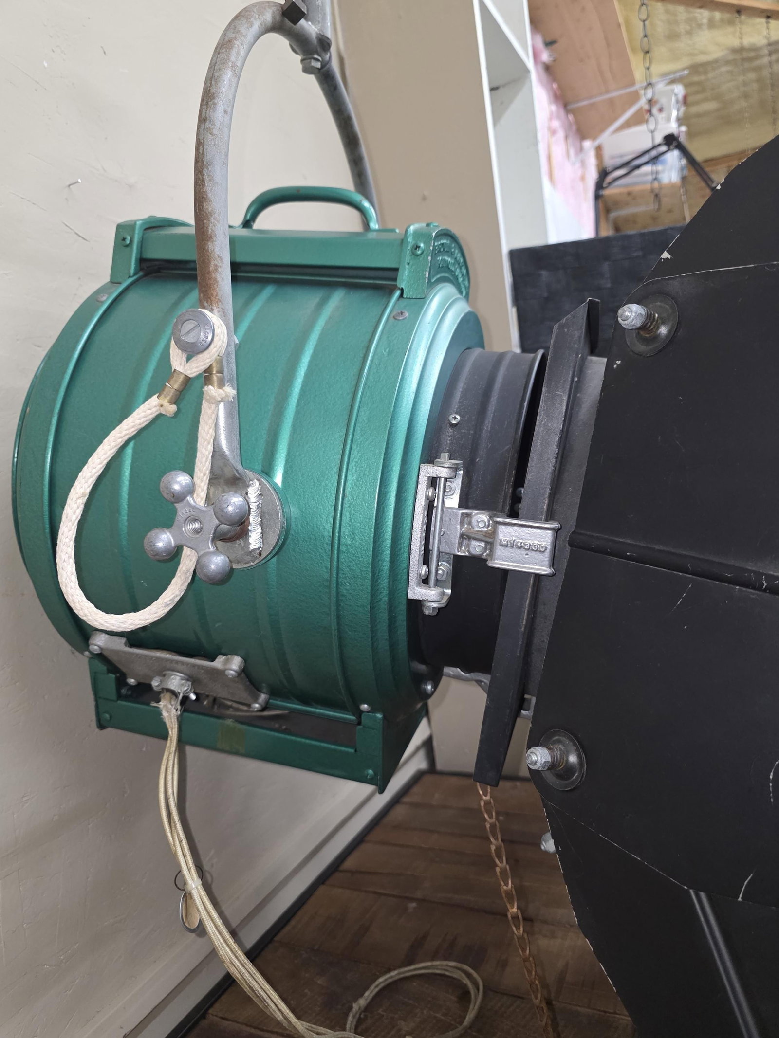Bardwell & McAlister Junior Spotlight, 1950s Hollywood Studio Stage Light - 2