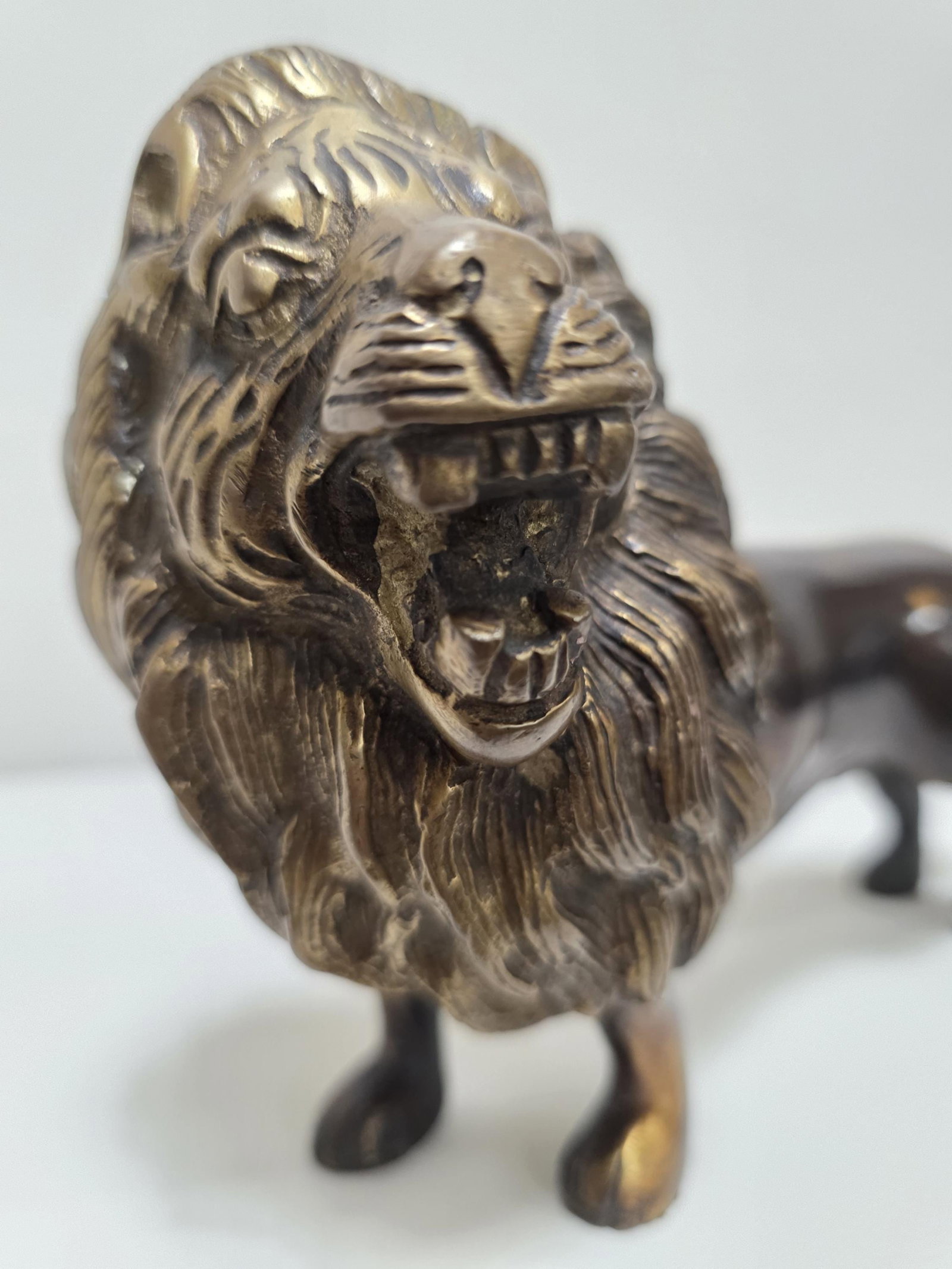 1980 Brass Lion Figurine, Safari Decor Hollywood Regency Mantel Accent - 15