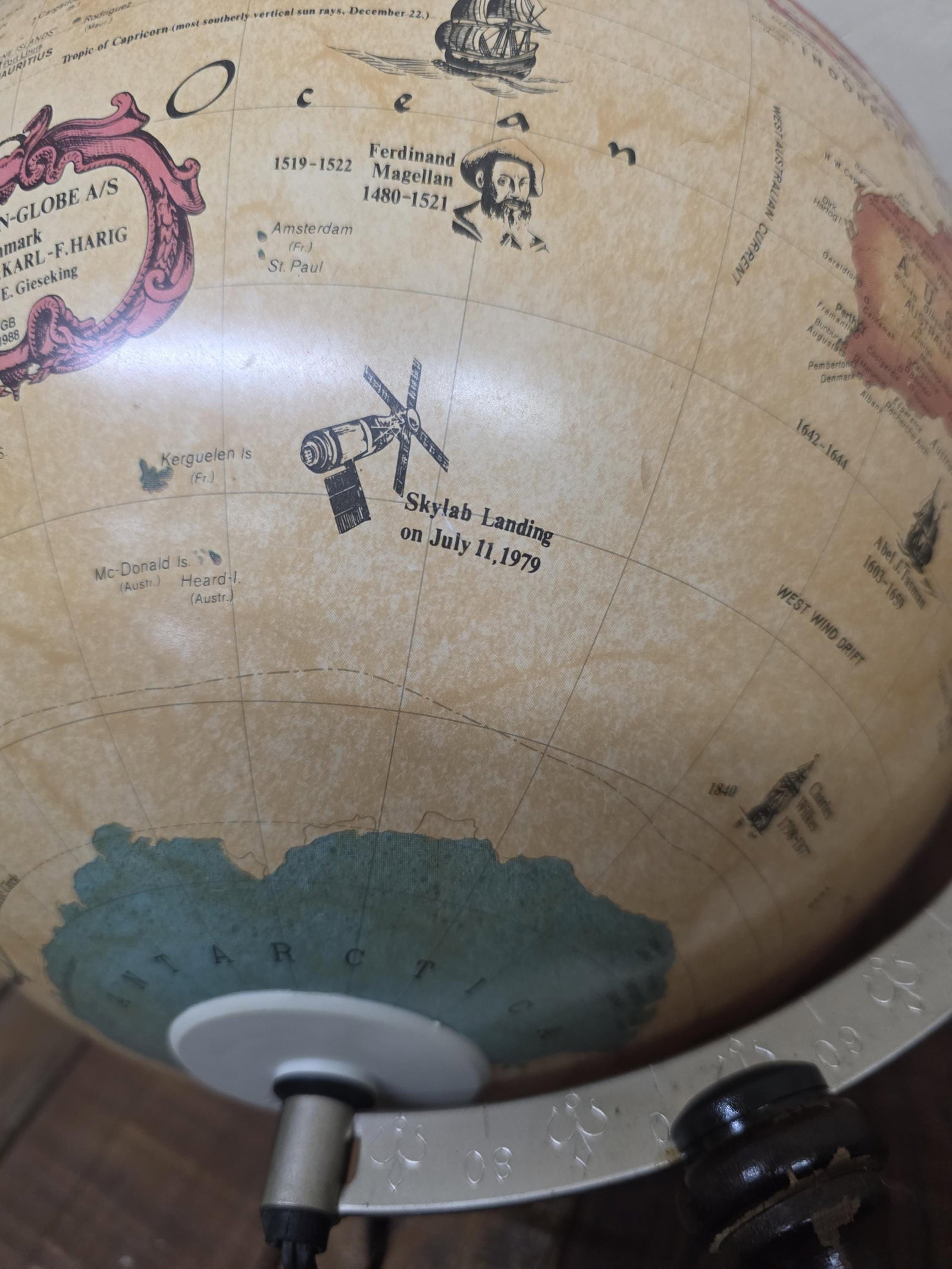 1980 Replogle World Discoverer, Illuminated Parchment Desk Globe, Wood Base - 4