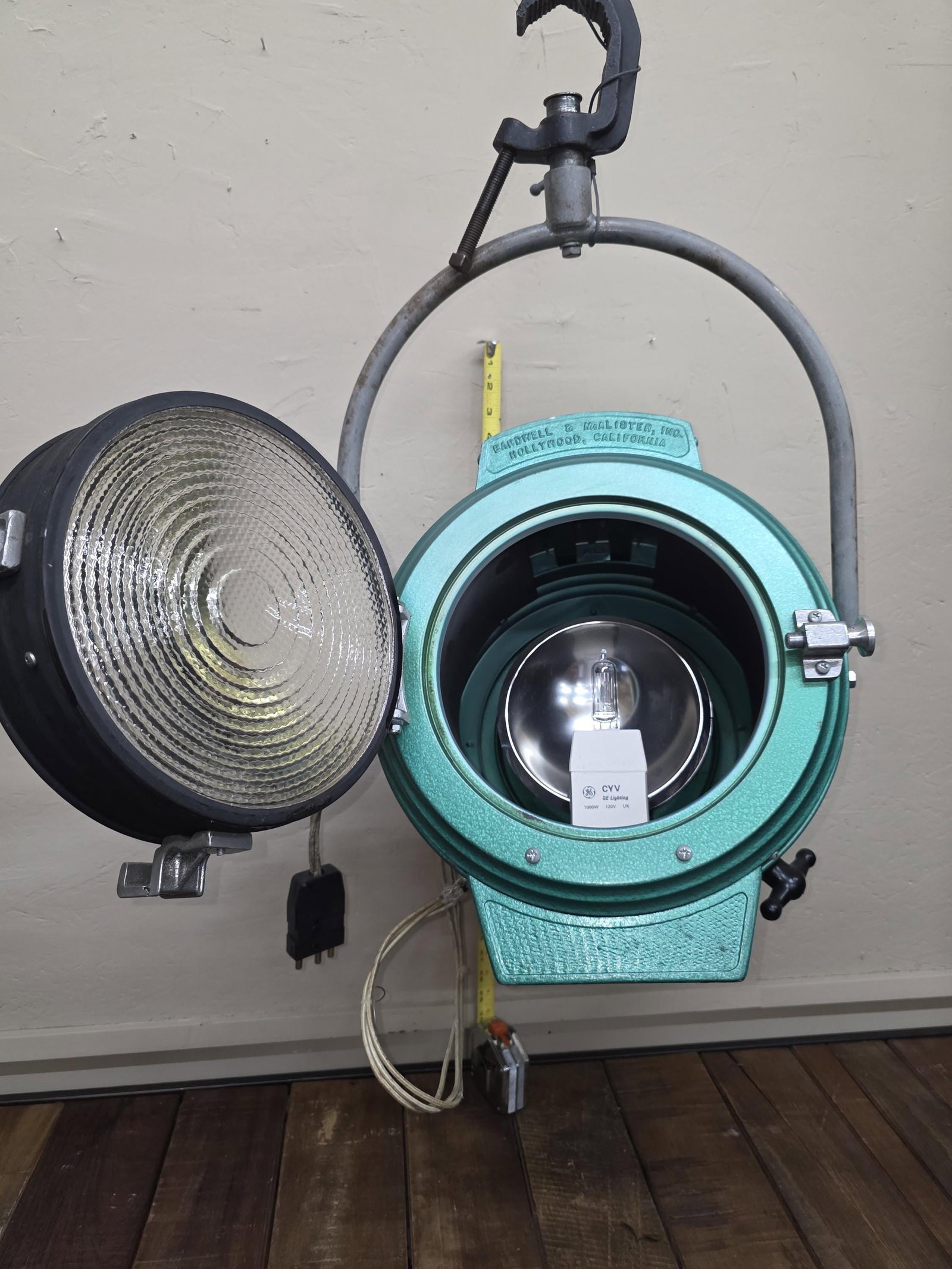 Bardwell & McAlister Junior Spotlight, 1950s Hollywood Studio Stage Light, w Barn Doors - 11