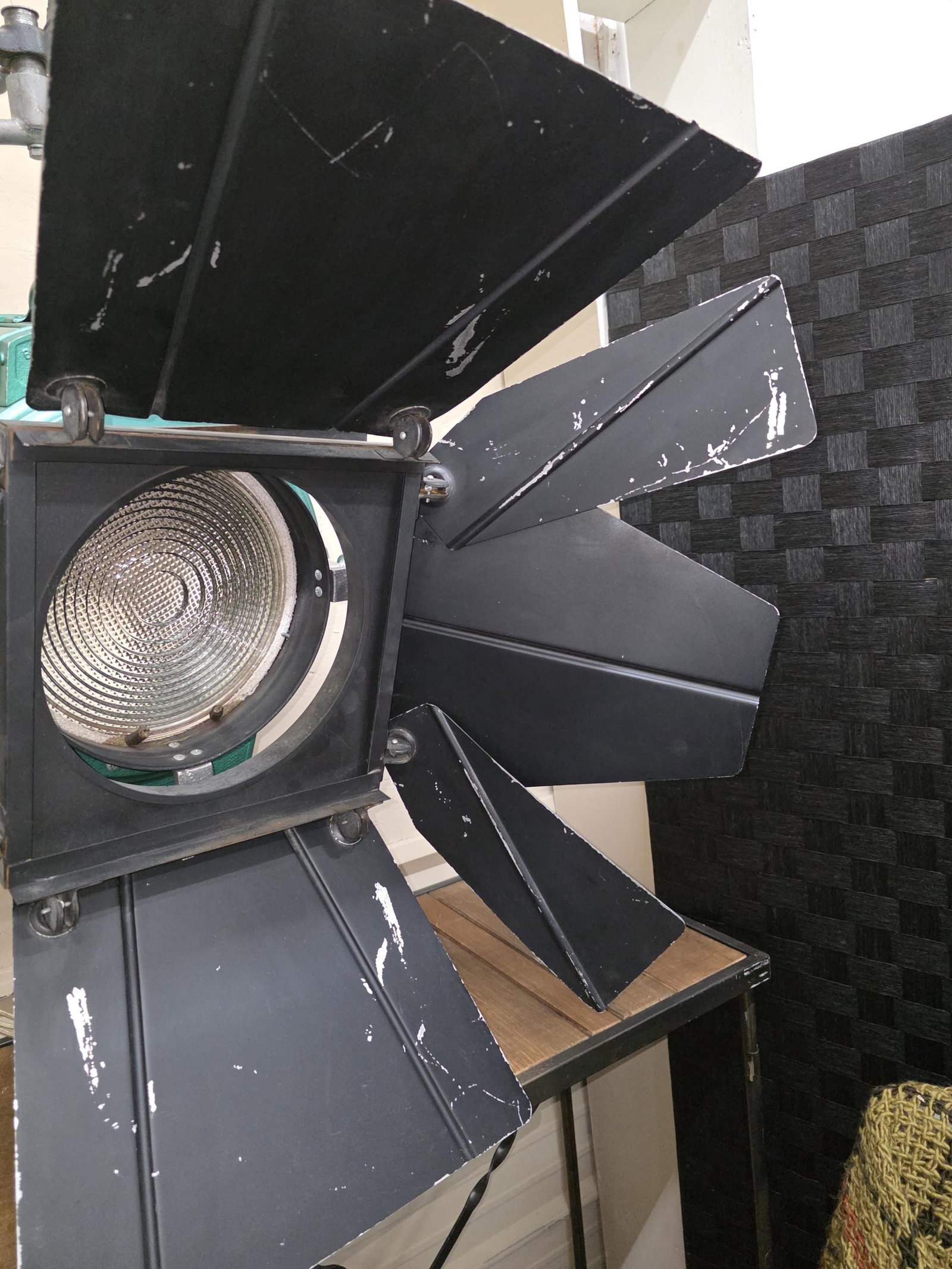 Bardwell & McAlister Junior Spotlight, 1950s Hollywood Studio Stage Light, w Barn Doors - 3