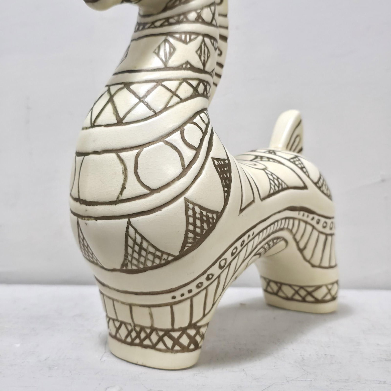 Studio Ceramic Horse Sculpture, Sgraffito Incised Geometric Decor, Signed 1967 - 10