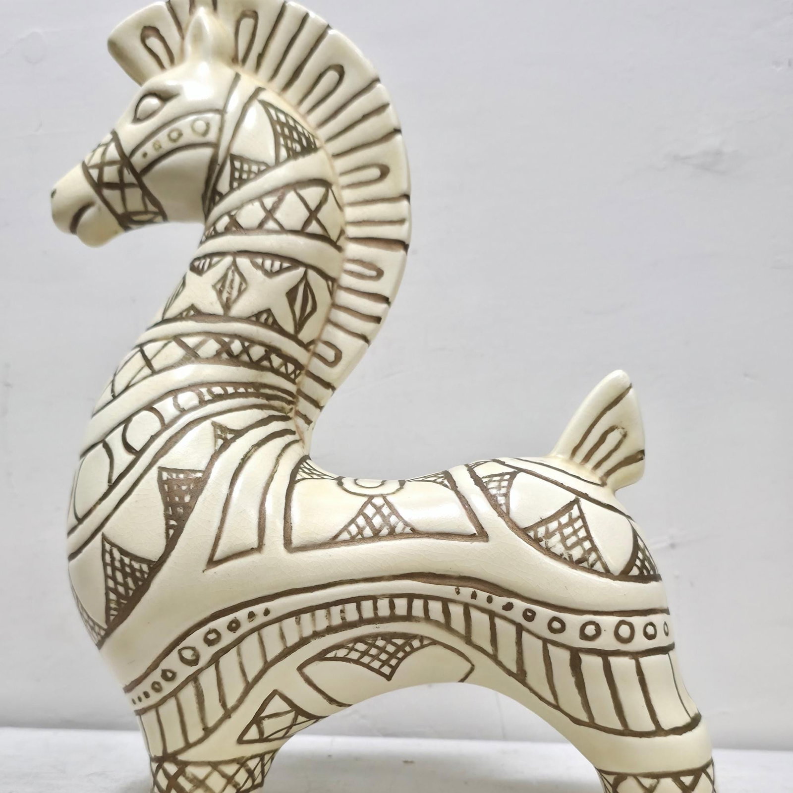 Studio Ceramic Horse Sculpture, Sgraffito Incised Geometric Decor, Signed 1967 - 15