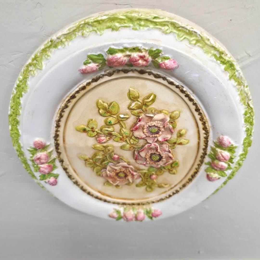 Chalkware Floral Wall Plaque, Oval Raised Relief Pink Roses Cottage - 4