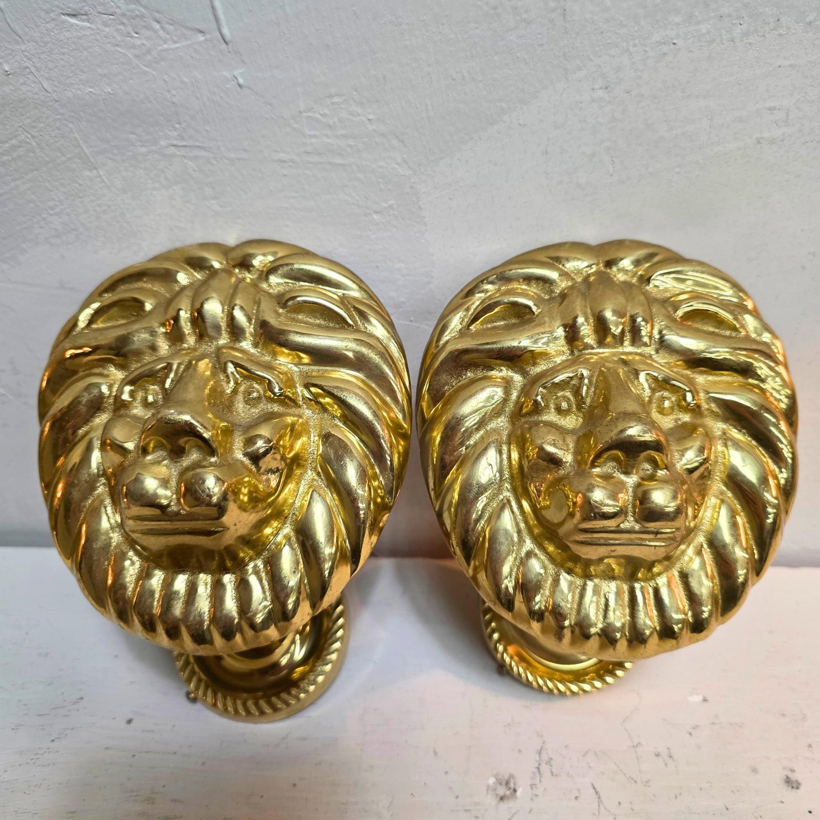 Vintage Brass Lion Head Hardware Medallion Gold Curtain Holders Hollywood Regency - 2