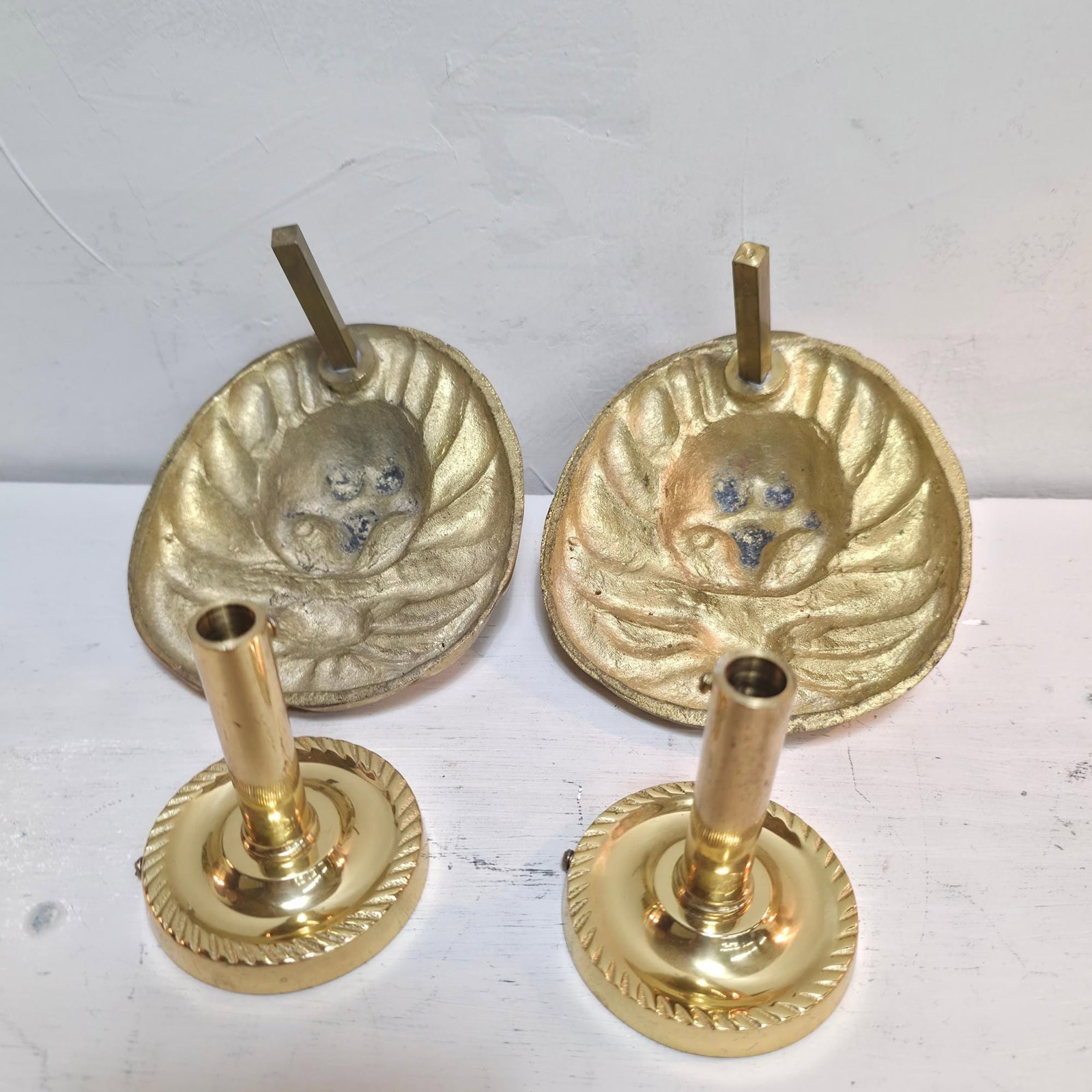 Vintage Brass Lion Head Hardware Medallion Gold Curtain Holders Hollywood Regency - 4
