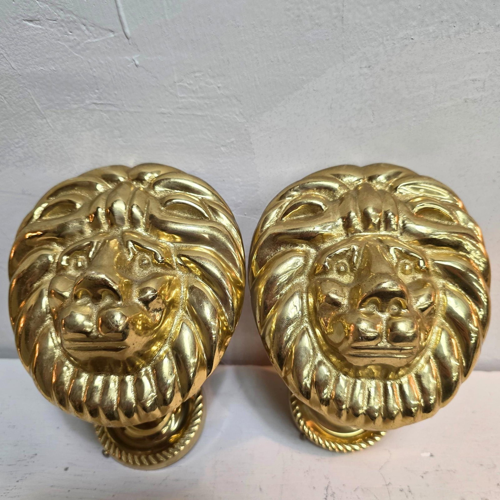 Vintage Brass Lion Head Hardware Medallion Gold Curtain Holders Hollywood Regency - 9