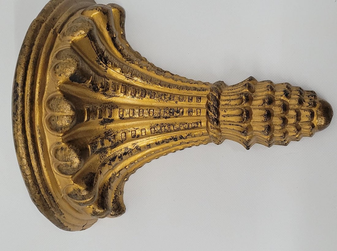 1960s Gilt Wall Bracket Sconce, Hollywood Regency Gold Metal Display Shelf - 4