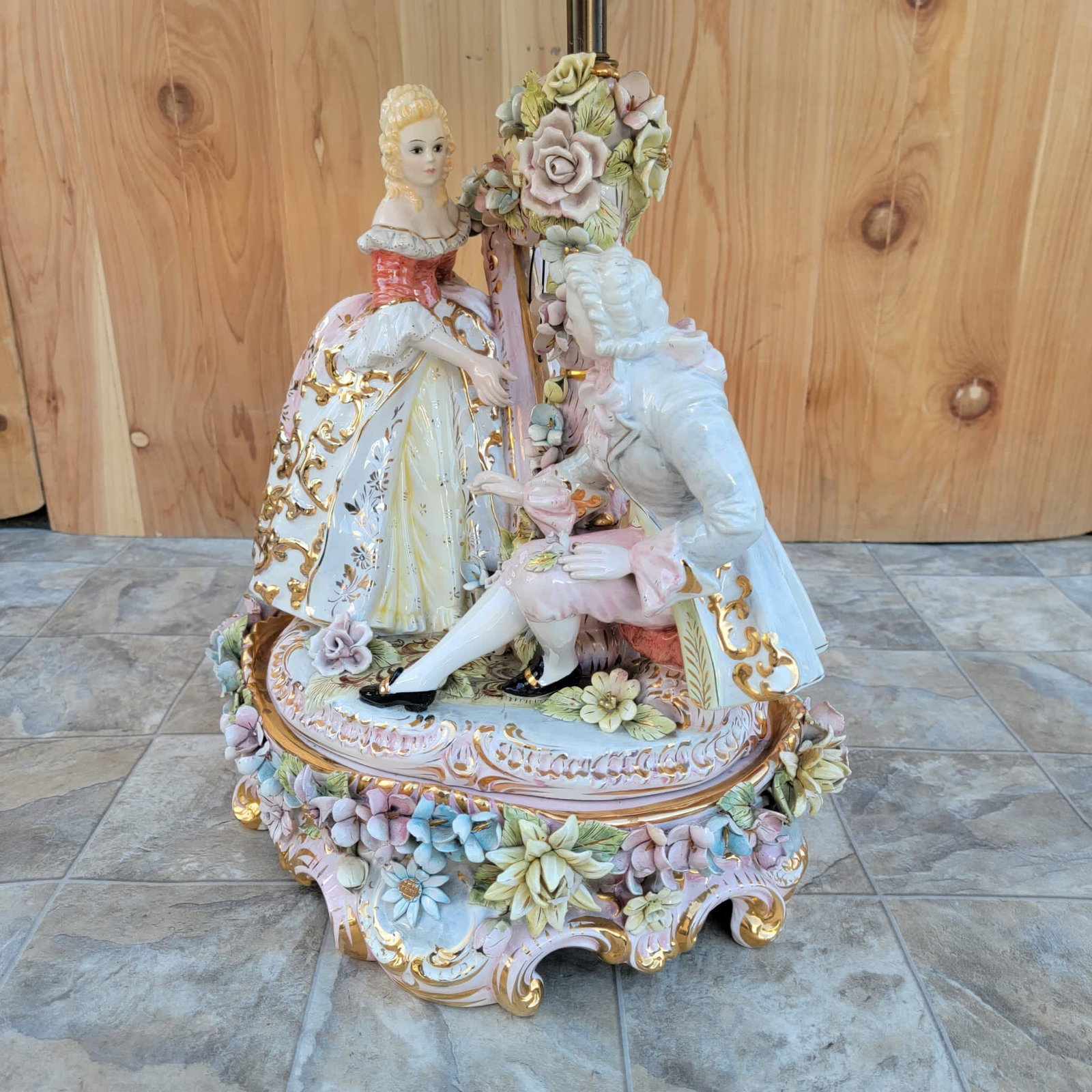 Vintage Victorian Italian Capodimonte Porcelain Table Lamp with Shade - 4