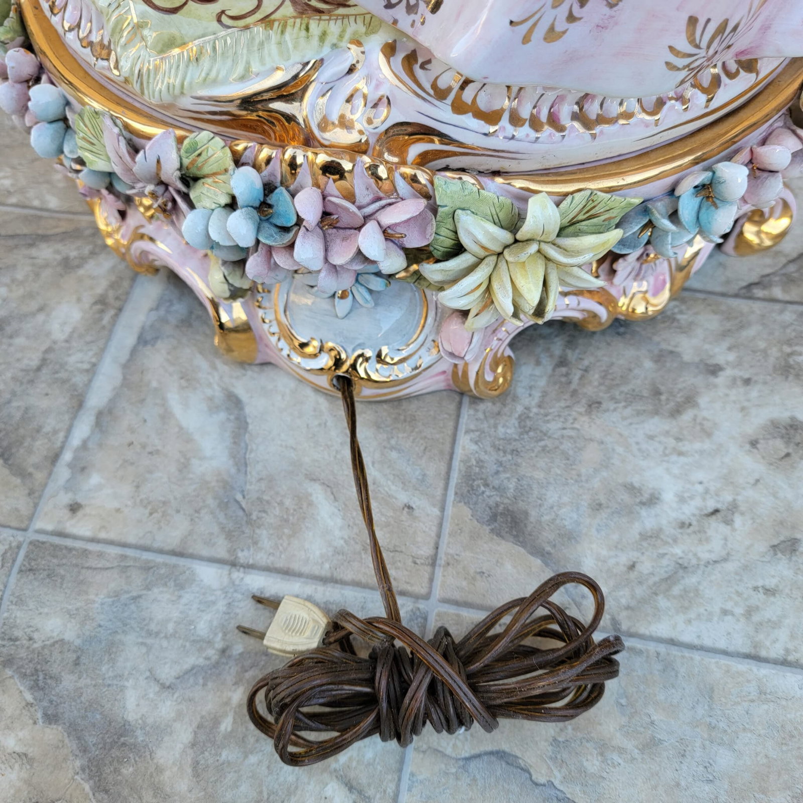 Vintage Victorian Italian Capodimonte Porcelain Table Lamp with Shade - 5