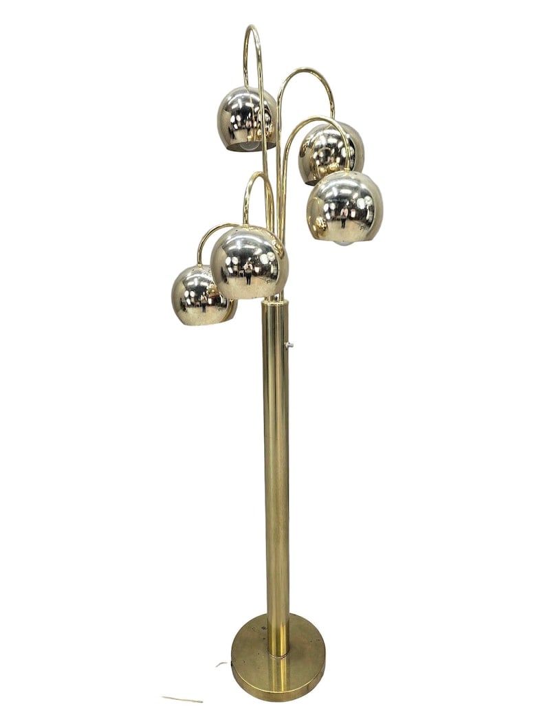 Mid Century Modern Gold 5 Light Orb Floor Lamp: Mid Century Modern Gold 5 Light Orb Floor Lamp Circa Mid 20th Century Dimensions: H 64”W 18”D 18” Base D 11” Good vintage condition CONDITION: Please be aware that all items