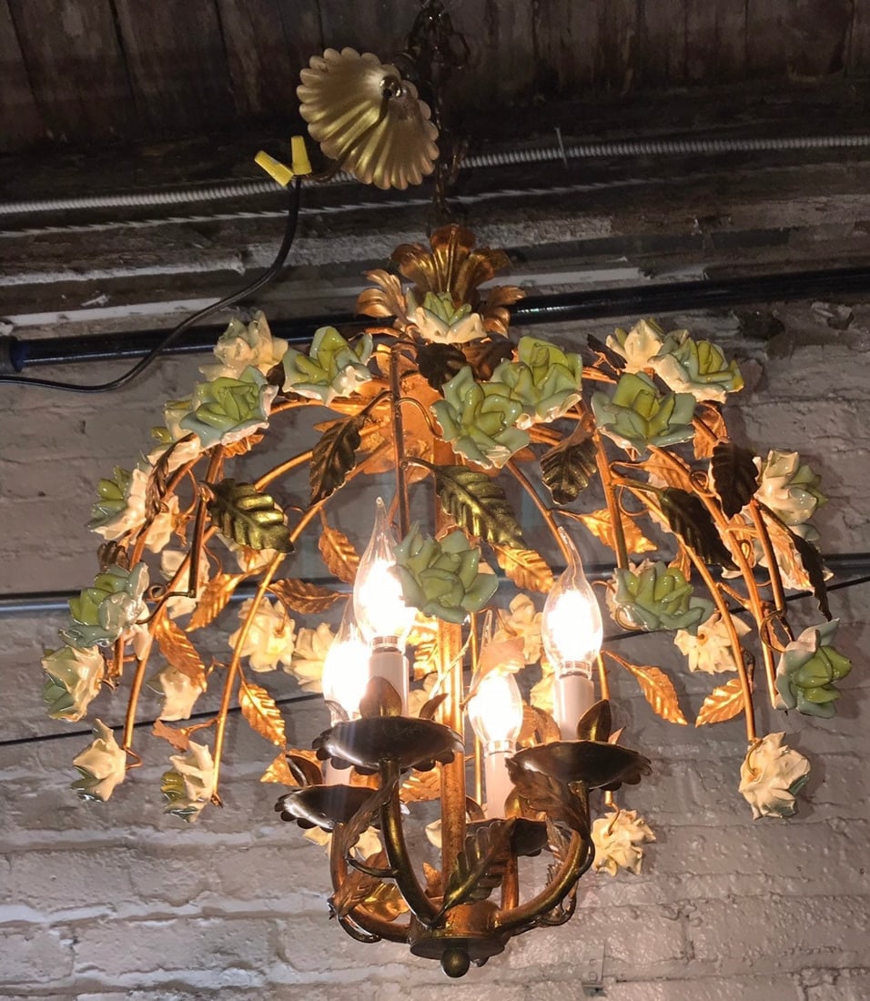 Hollywood Regency Italian Gold Gilt Yellow Porcelain Roses Chandelier - 5