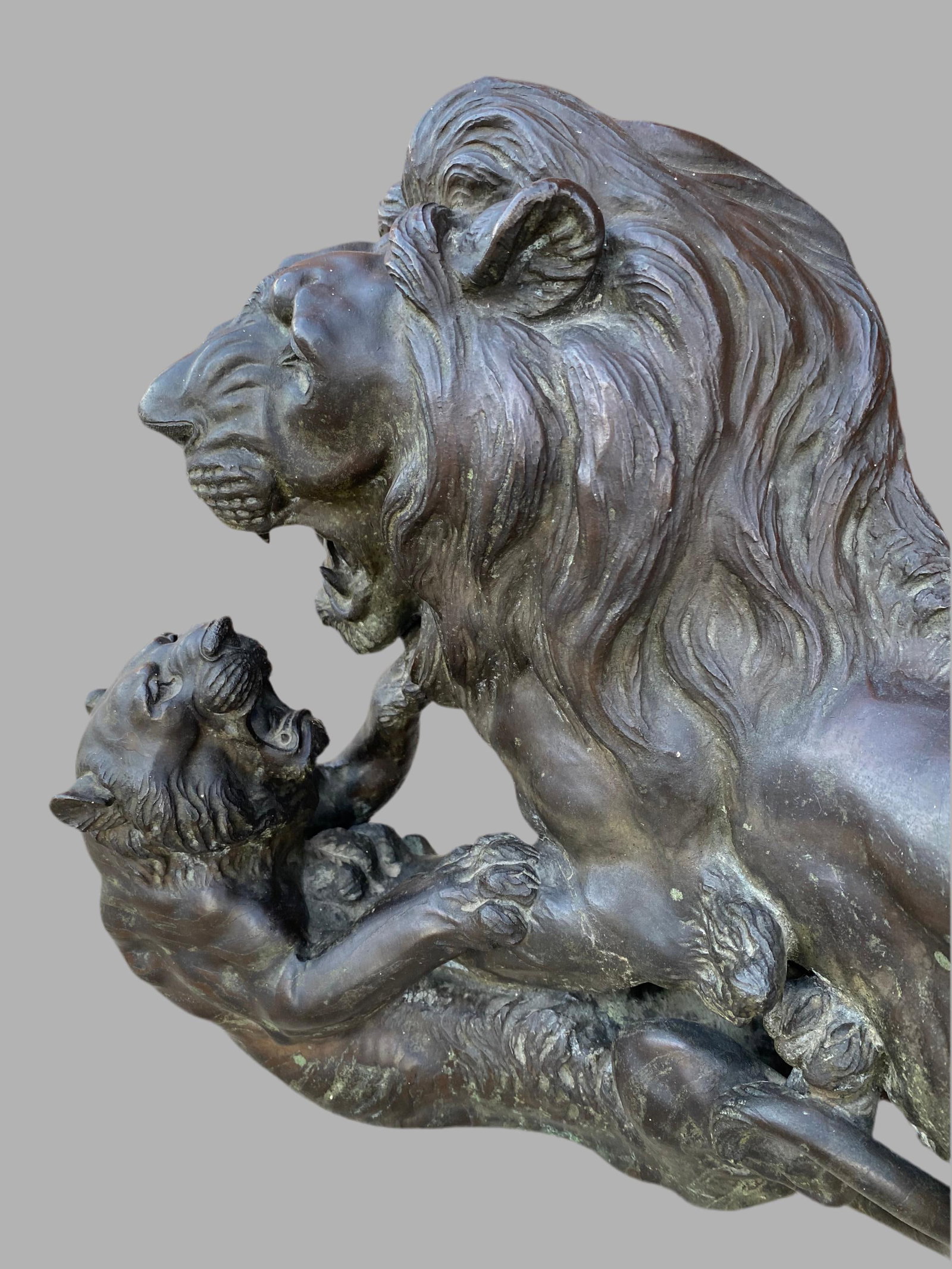 Antique Japanese Bronze Sculpture of Roaring Lion vs. Tiger - 7