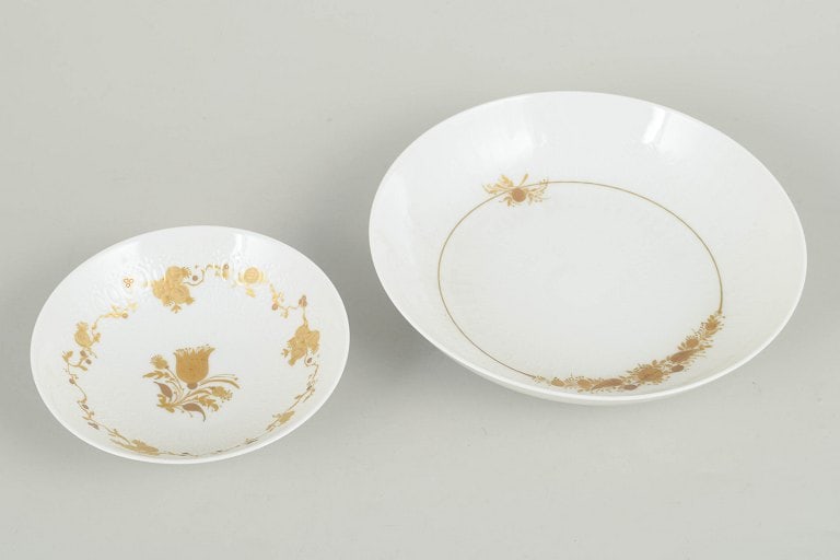 Bjørn Wiinblad for Rosenthal, Germany. Set of two porcelain bowls with floral ornament. Approx. (1 of 4)