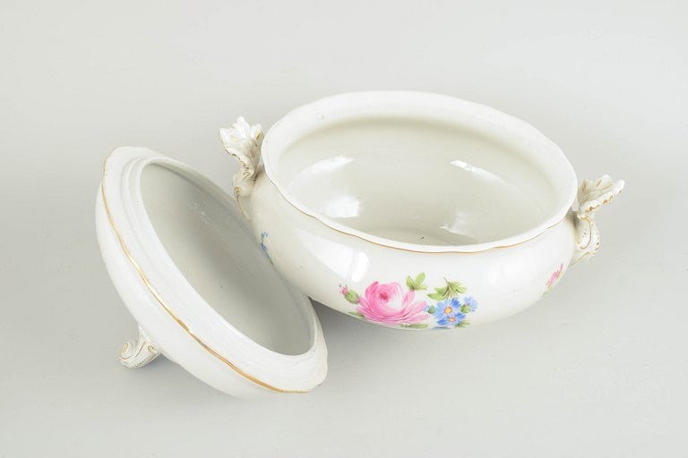 Meissen, Germany Large lidded porcelain tureen with polychrome floral decoration, Saxon flower. - 3