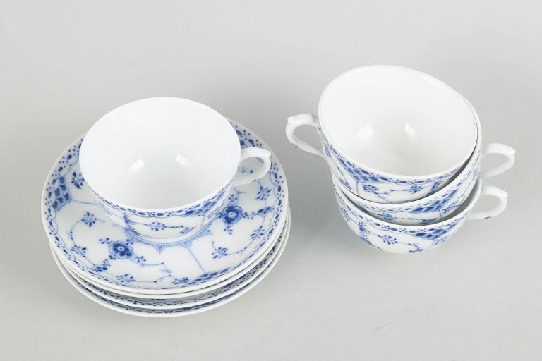 Royal Copenhagen, Denmark. Blue Fluted Half Lace porcelain coffee cups with saucers in underglaze - 2
