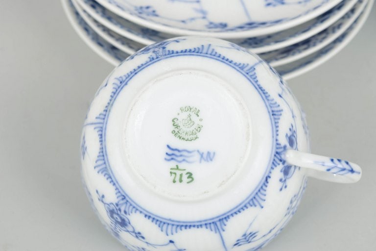 Royal Copenhagen, Denmark. Blue Fluted Half Lace porcelain coffee cups with saucers in underglaze - 4