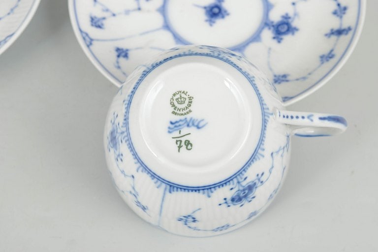 Royal Copenhagen, Denmark. Blue Fluted Plain breakfast cups with saucers in underglaze blue, pair. - 4
