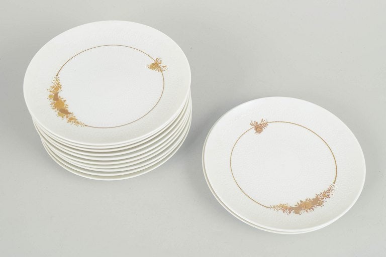 Bjørn Wiinblad for Rosenthal, Germany. Set of twelve porcelain cake plates with floral - 2