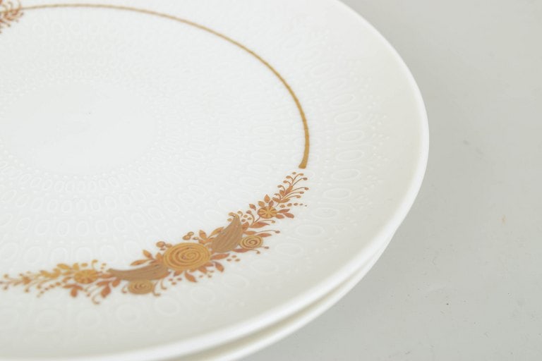 Bjørn Wiinblad for Rosenthal, Germany. Set of twelve porcelain cake plates with floral - 3