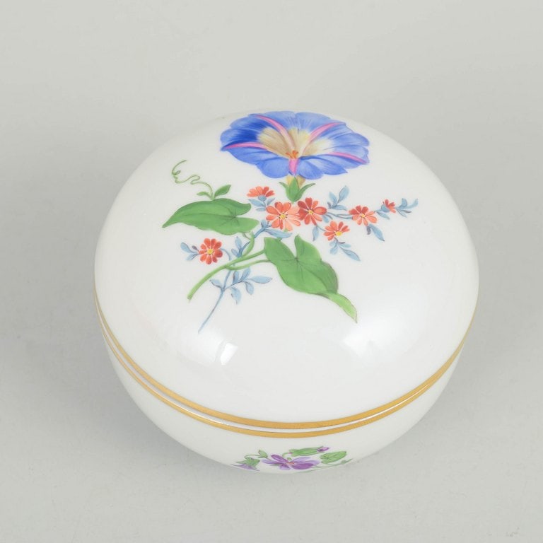 Meissen, Germany. Porcelain lidded jar with polychrome flower decoration. Mid-20th century. - 2