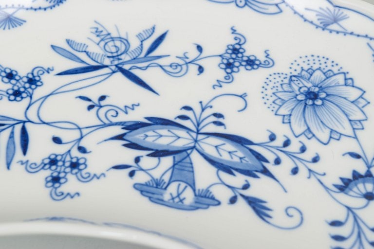 Meissen, Germany. Blue Onion porcelain dish with blue decoration. Early 20th century. - 3