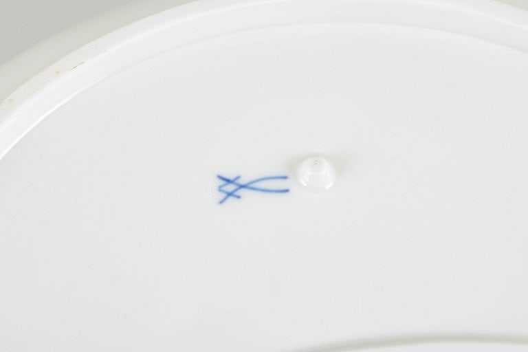 Meissen, Germany. Blue Onion porcelain dish with blue decoration. Early 20th century. - 4