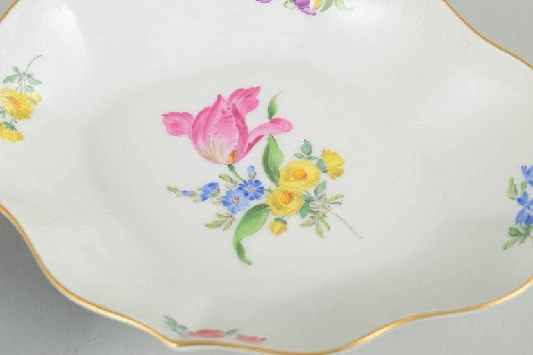 Meissen, Germany. Set of two dishes with polychrome flower decoration. Mid-20th century. - 3