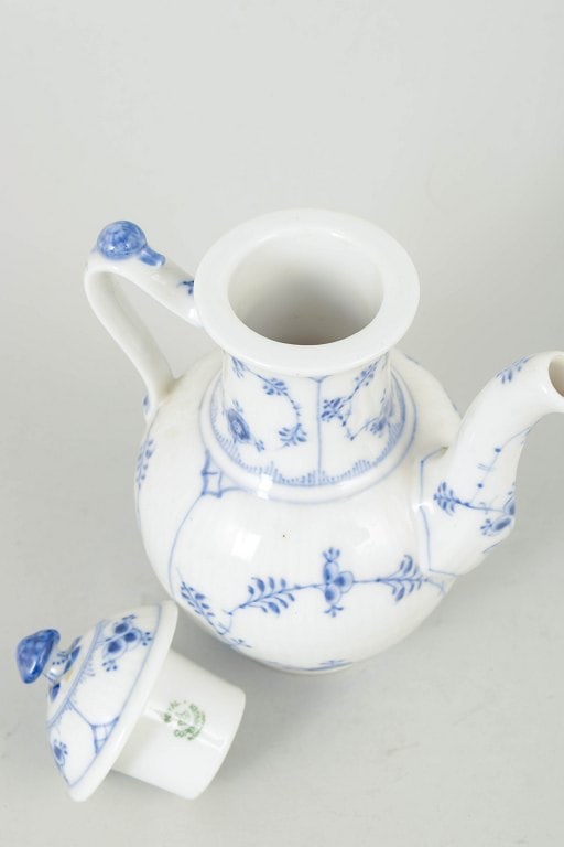 Royal Copenhagen, Denmark. Blue Fluted Plain, porcelain espresso pot. Approx. 1920s. - 3