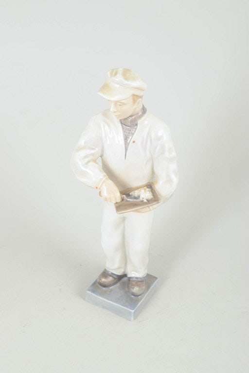 Royal Copenhagen, Denmark. Porcelain bricklayer with tools figurine. Dated 1965. - 2