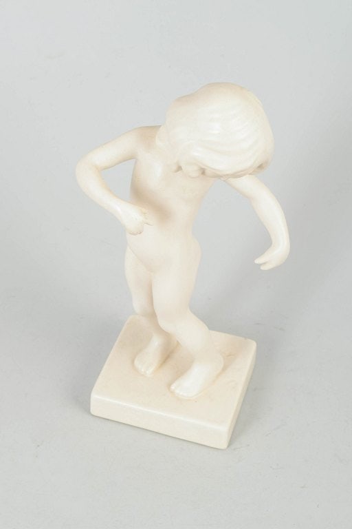 Kai Nielsen for Ipsens Enke, Denmark. Porcelain Venus Callipygos figure. Approx. 1930s. - 2