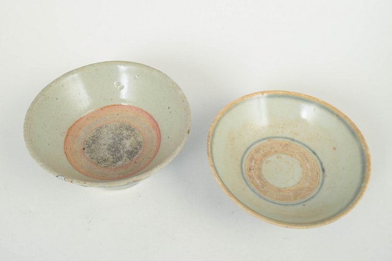 China. Two porcelain bowls with blue underglaze decoration. 18th century. - 2