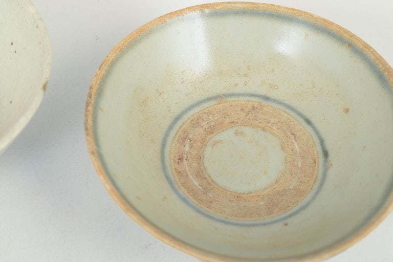 China. Two porcelain bowls with blue underglaze decoration. 18th century. - 3