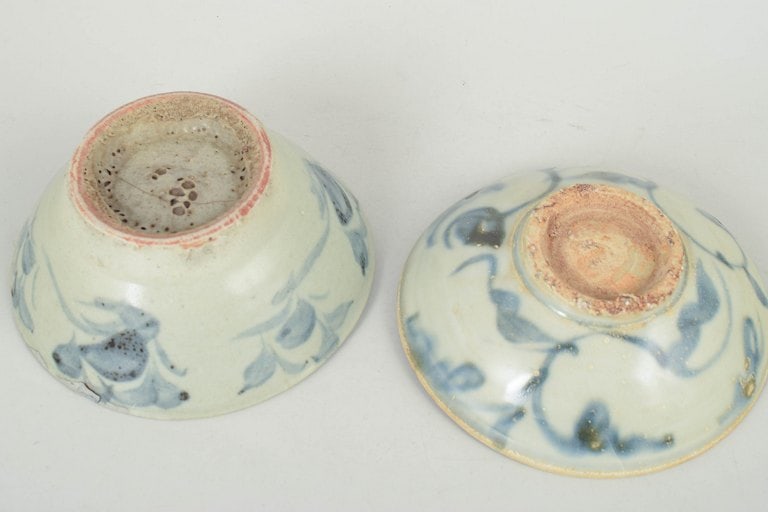 China. Two porcelain bowls with blue underglaze decoration. 18th century. - 4