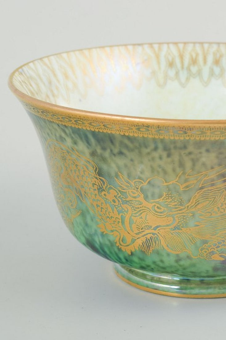 Daisy Makeig-Jones for Wedgwood, England. Bowl in 'Lustre Ware' with green glaze, decorated with a - 3