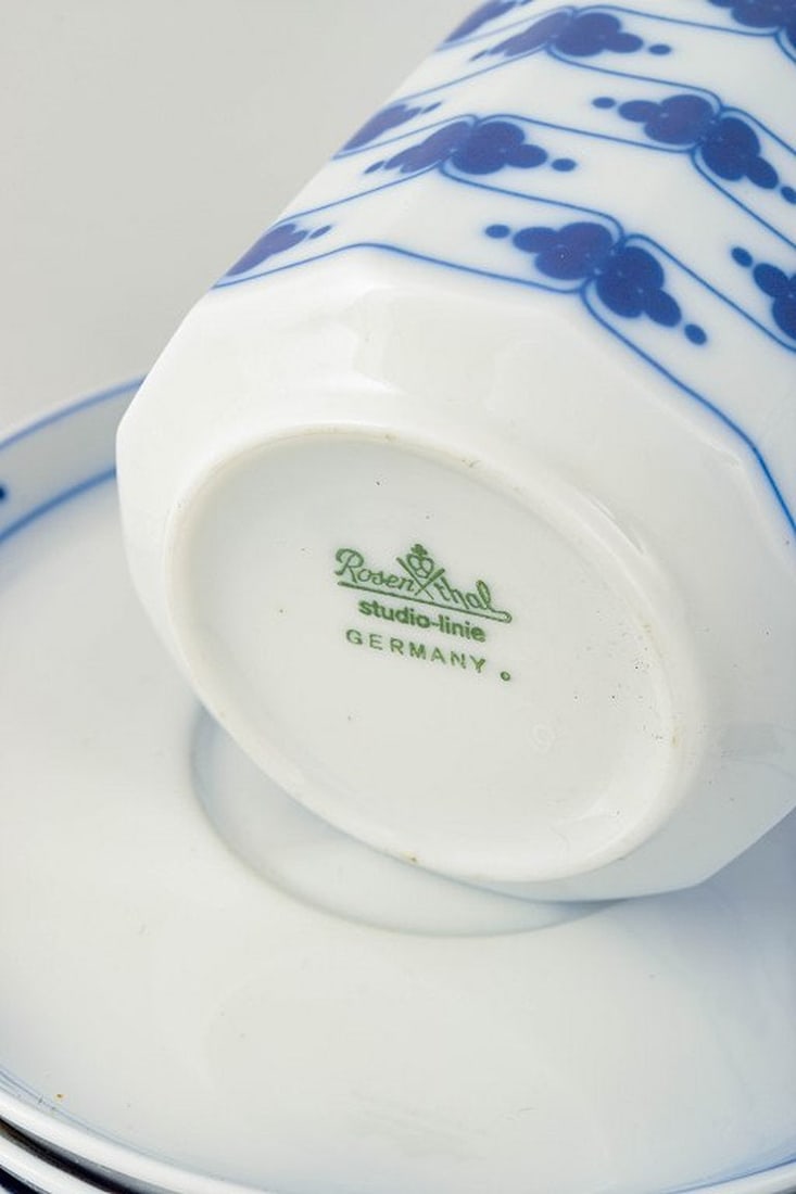 Tapio Wirkkala for Rosenthal Studio-linie, Germany. Six pairs of porcelain coffee cups with saucers - 4