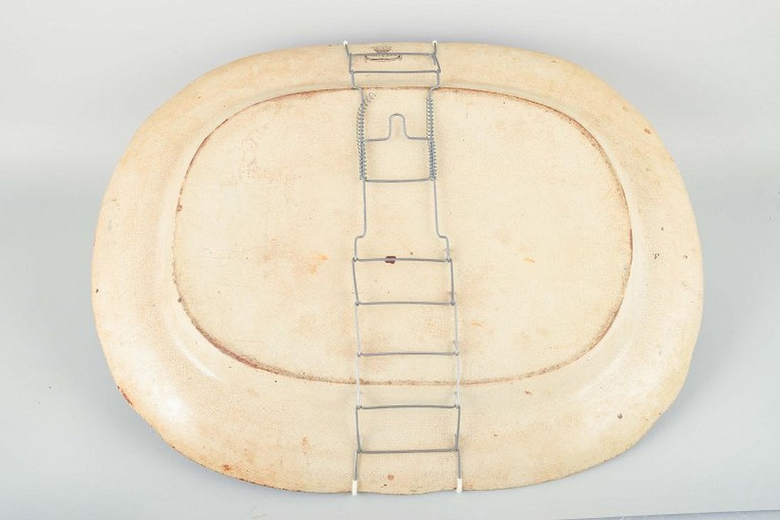 Mason's, England. Large oval dish in faience executed in classic Patent Ironstone China. 19th - 7