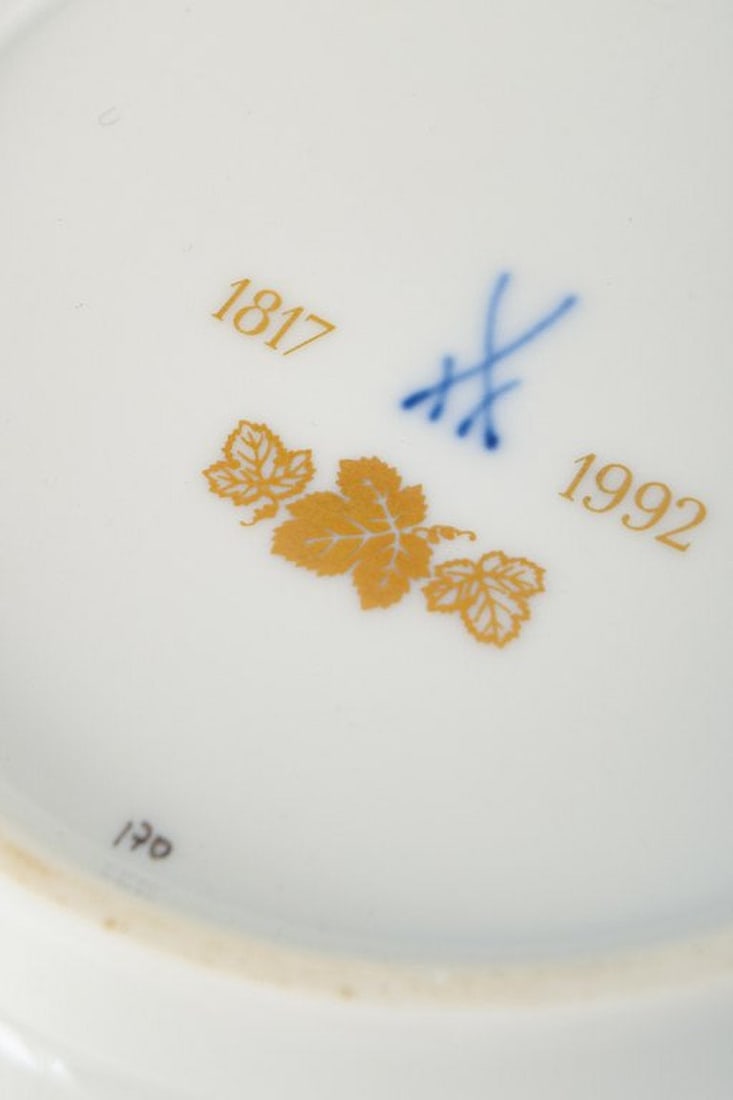 Meissen, Germany. Green Vine-Leaf Pattern porcelain bowl. 1992. - 4