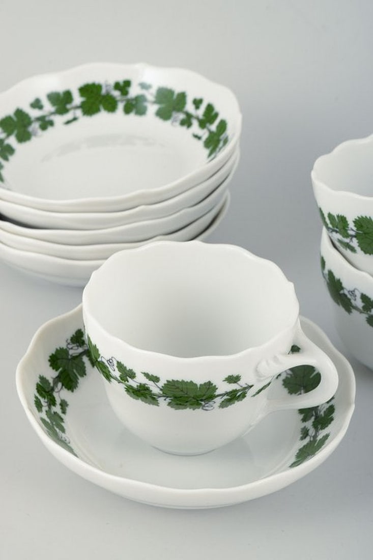 Meissen, Germany. Six Green Vine-Leaf Pattern porcelain mocha cups with saucers. 20th century. - 2