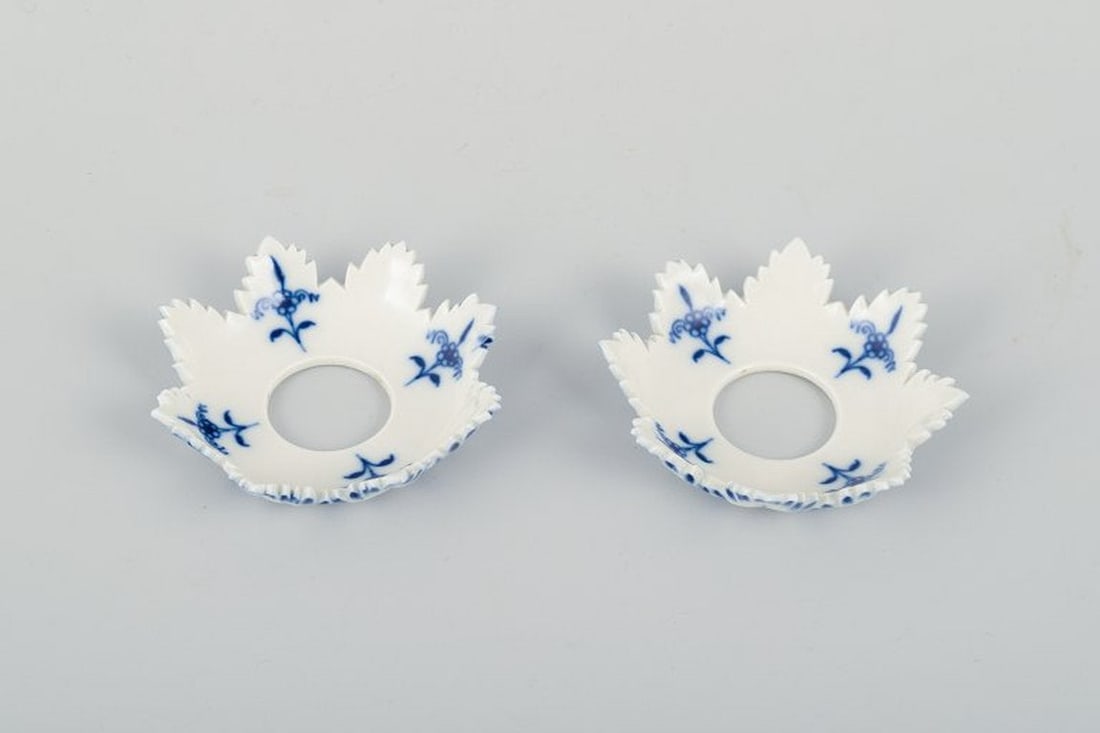 Meissen, Germany. Two Onion Pattern porcelain candle drip pans. 20th century. (1 of 5)