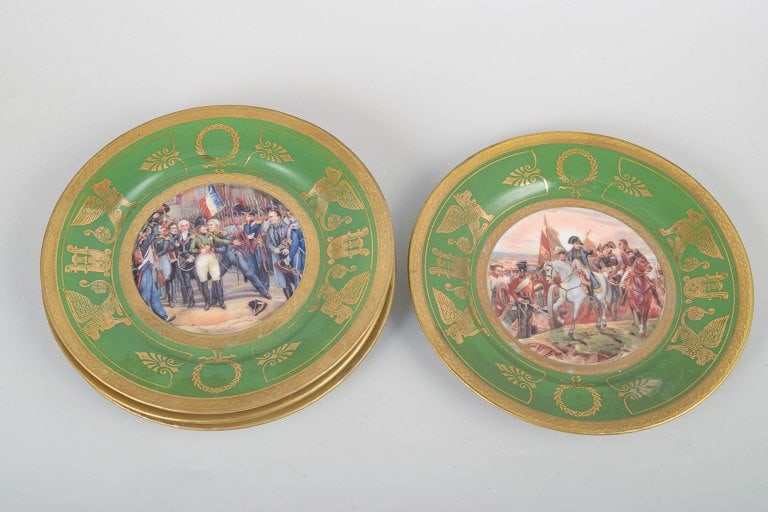Capodimonte, Italy. Set of four porcelain dishes with Napoleon scenes with green ground and rich - 2