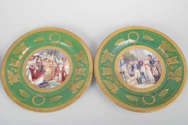 Capodimonte, Italy. Set of four porcelain dishes with Napoleon scenes with green ground and rich - 3